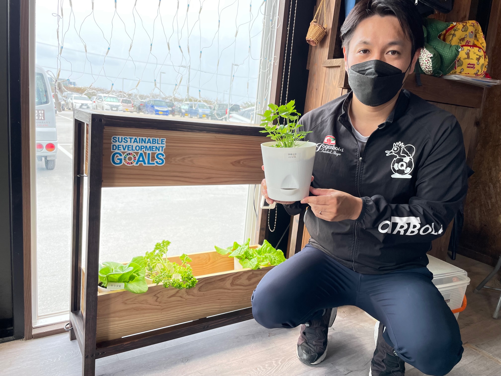 合同会社QUGA（代表 當間正一）様に478Farmユニットを設置させて頂きました。